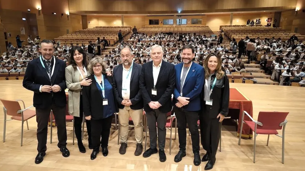 La UCLM implica a mil alumnos de la región a "vivir aventuras" con científicas