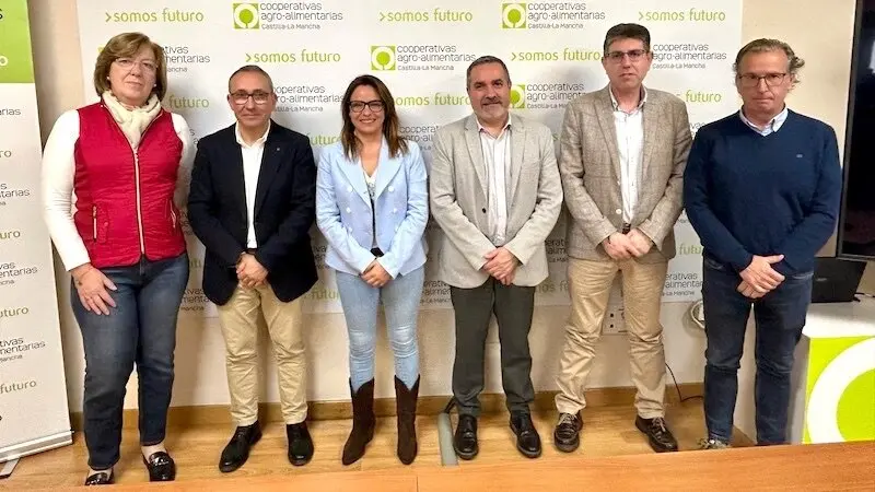 Las cooperativas elaboran un plan para mantener su potencial y fijar población en Castilla-La Mancha