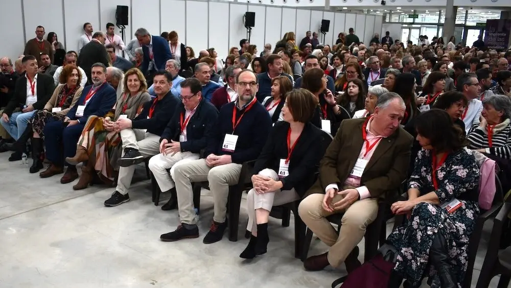 Más de 600 personas arropan a Caballero en el 19 Congreso del PSOE de Ciudad Real