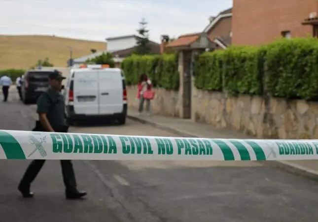 Hallan a un hombre muerto en extrañas circunstancias dentro de una vivienda, cadáver, Guardia Civil, crimen, violencia, reyerta