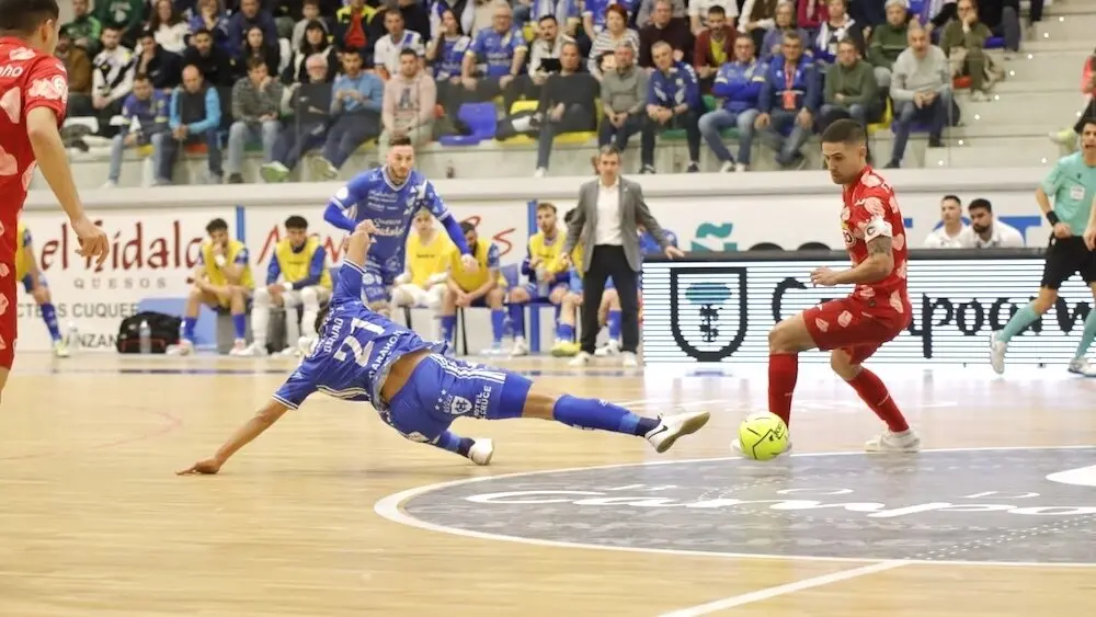 El Manzanares regresa a la senda de la victoria a lo grande ante ElPozo (2-1)