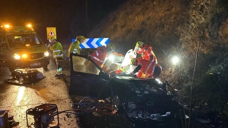 Muere una mujer de 47 años tras una colisión frontal de dos turismos en Guadamur (Toledo), accidente de tráfico, choque, colisión, salida de vía, salirse de la vía