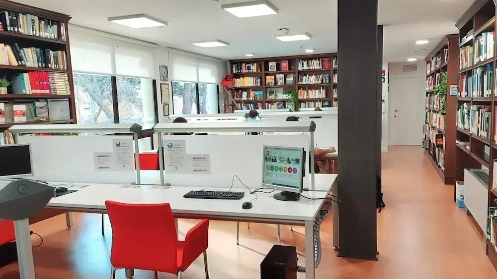 La Biblioteca del IEA en el Chalé Fontecha, un referente renovado para la investigación y la cultura