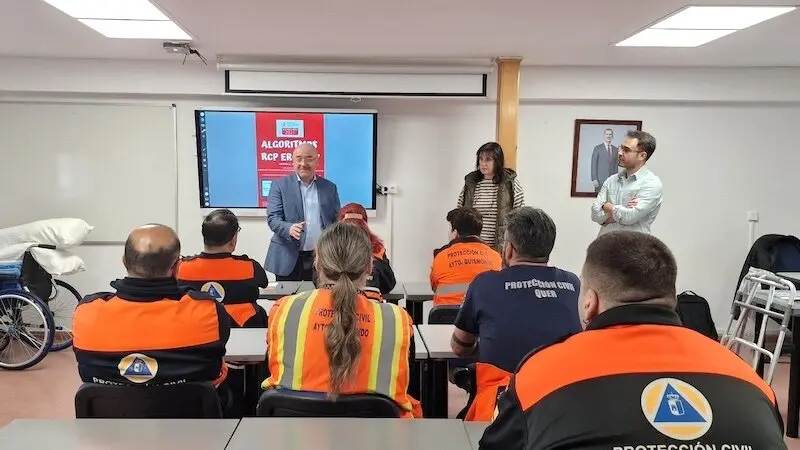 Policía Local y voluntarios de Protección Civil se forman sobre riesgos en redes sociales