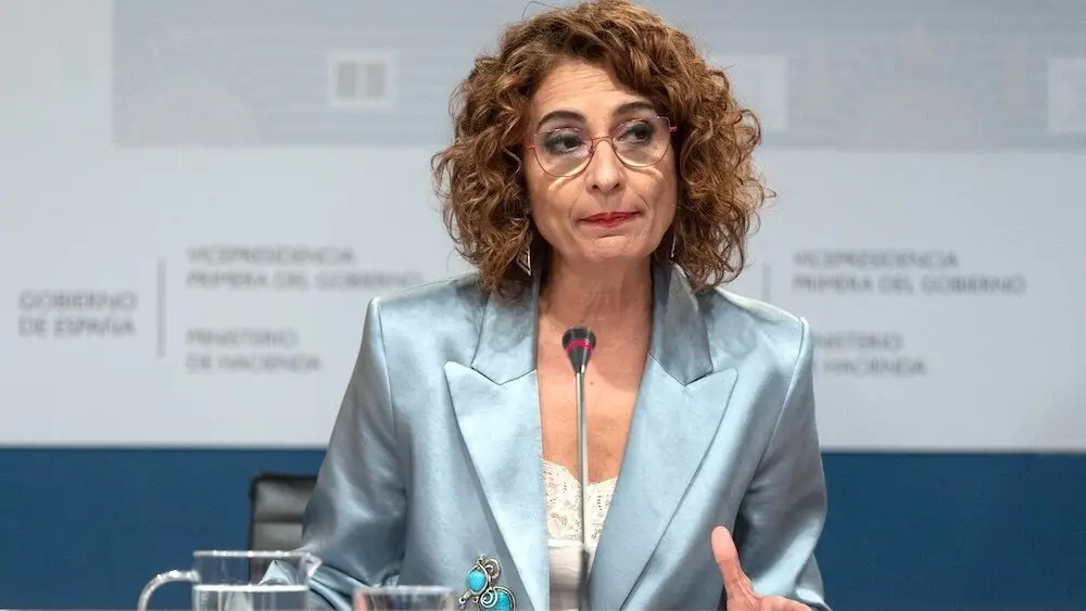 La vicepresidenta primera y ministra de Hacienda, María Jesús Montero, durante la rueda de prensa que ha ofrecido en el Ministerio de Hacienda - EP/Eduardo Parra