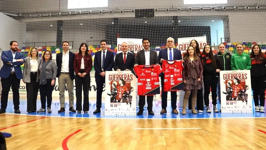 El vicepresidente segundo del Gobierno de Castilla-La Mancha, José Manuel Caballero, ha presentado, en el pabellón ‘Manzanares Arena’, el Torneo Internacional de Manzanares de Balonmano Femenino
