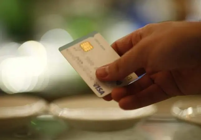 Los trucos para no caer en la estafa del 'carding': ¿tienes una compra rara en el banco?