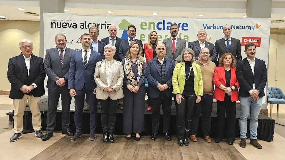 La consejera de Desarrollo Sostenible de Castilla-La Mancha, Mercedes Gómez, ha participado en la jornada 'En clave energía: renovables, desarrollo sostenible', desarrollada por Nueva Alcarria en Guadalajara