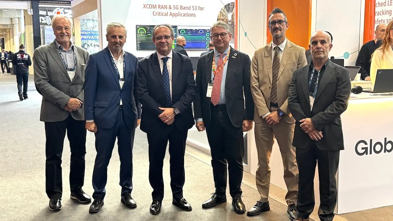 El consejero de Hacienda, Administraciones Públicas y Transformación Digital, Juan Alfonso Ruiz Molina, ha asistido a la 19ª edición del Mobile World Congress de Barcelona