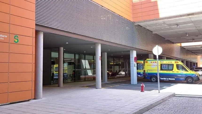 En la imagen de archivo el acceso al servicio de Urgencias del Hospital Universitario de Guadalajara