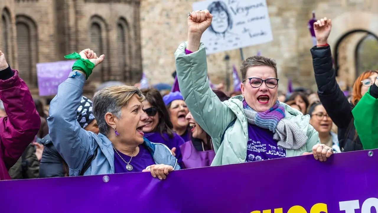 Manifestación con motivo del Día Internacional de las Mujeres bajo el lema 'Todas las mujeres. Todos los derechos. Todos los días' convocada este sábado por la Plataforma 8M Toledo - EFE/Ángeles Visdómine