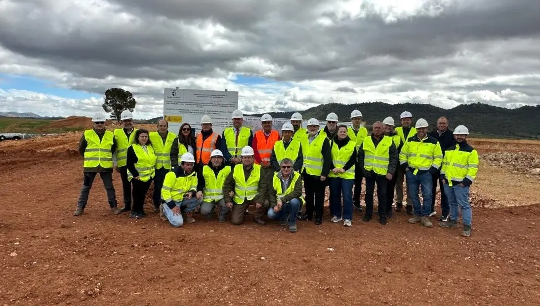 La Junta y regantes Elche de la Sierra (Albacete) se alían para modernizar 1.216 hectáreas
