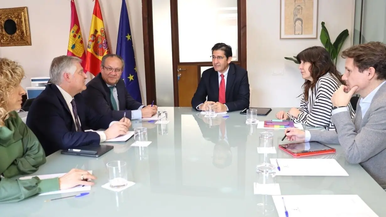 El Gobierno de Castilla-La Mancha y el Ayuntamiento de Ciudad Real tratan vías de colaboración en materia de vivienda e infraestructuras