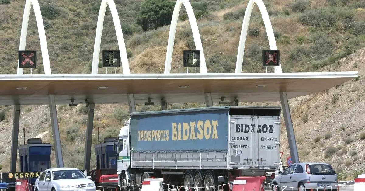 En marzo de 2026 se aplicará a vehículos pesados una tarifa de peaje por contaminación
