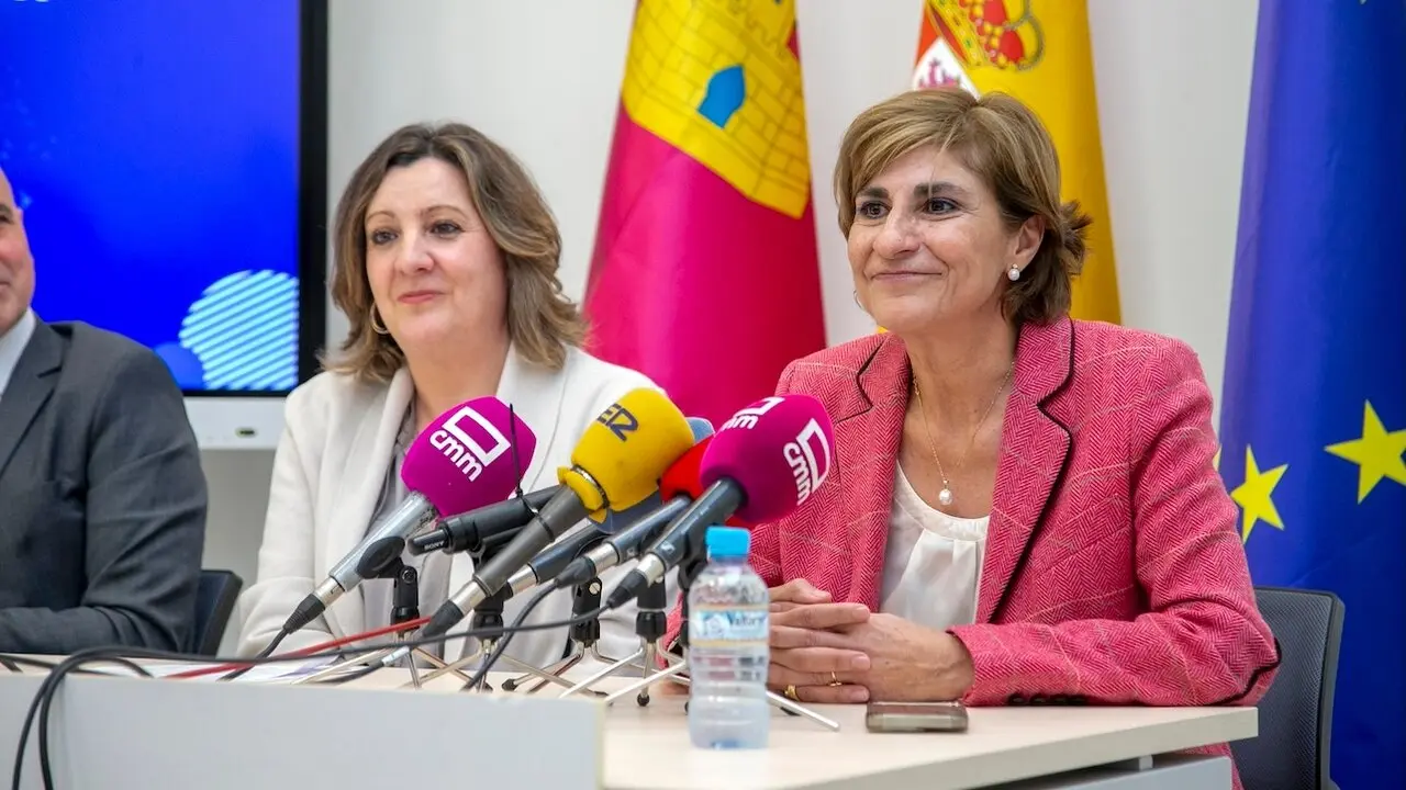 La consejera de Economía, Empresas y Empleo, Patricia Franco, ha comparecido en rueda de prensa para presentar a la nueva directora del Instituto de Promoción Exterior de Castilla-La Mancha (IPEX), Paloma Sánchez Garrido