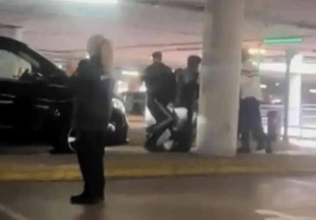 VIDEO. Una discusión acaba con taxistas apaleados por un grupo de conductores VTC