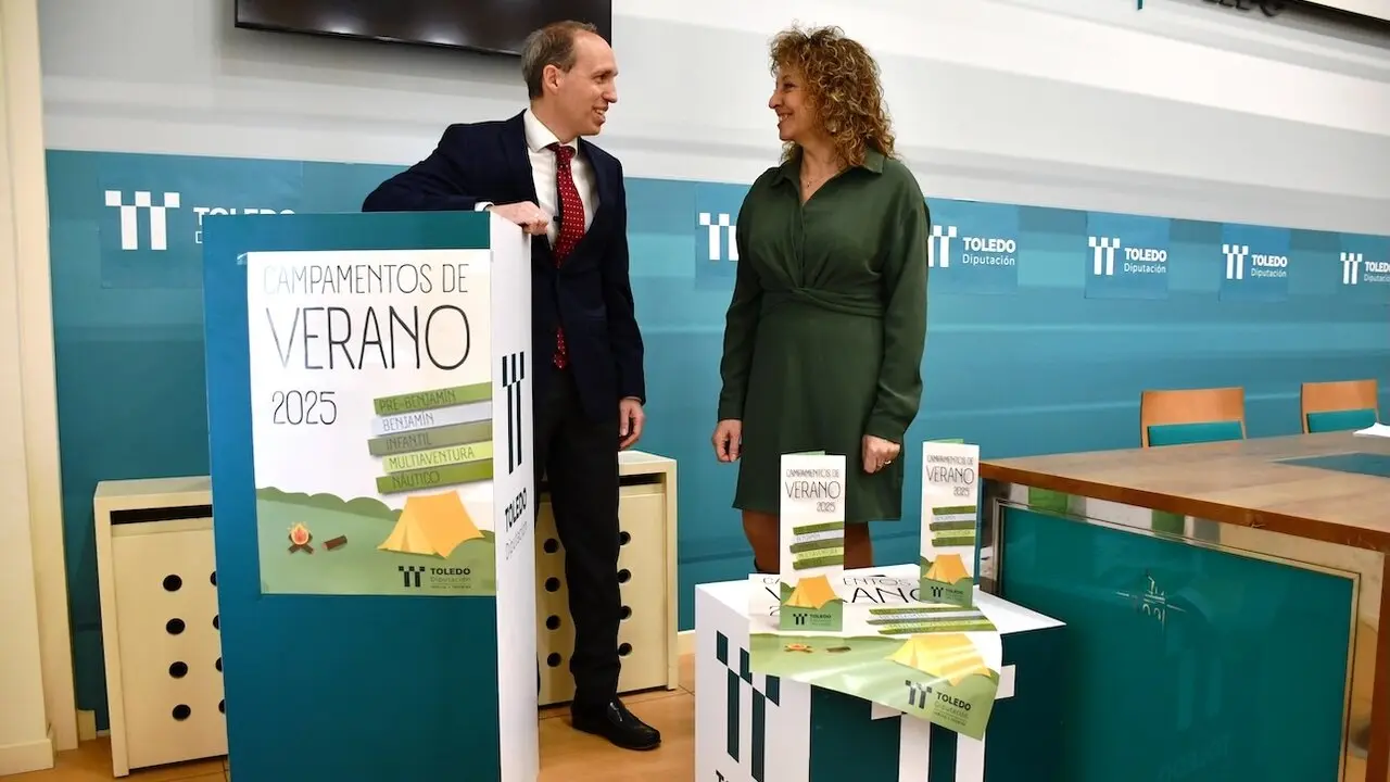 Daniel Arias y Concepción Magán en la presentación de los campamentos de verano provinciales de Toledo