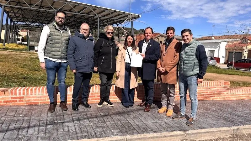 Alcaldes de PP en Sierra de San Vicente piden servicio de transporte sensible a la demanda