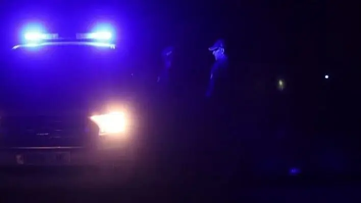 policía, patrulla, cadáver, asesinato, crimen, monte, tiroteo, violencia, paraje, sirena, Guardia Civil,