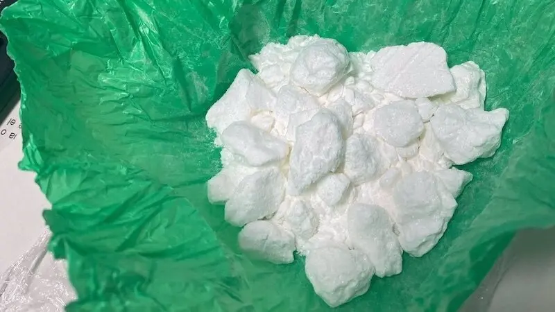 Un detenido con antecedentes tras incautarle 50 gramos de cocaína en Auñón
