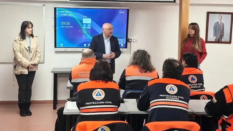 Policías locales y voluntarios de Protección Civil se forman en atención sanitaria