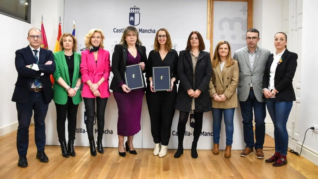 La Asociación de Mujeres Empresarias y Profesionales de Cuenca (AMEP) ha firmado con la Consejería de Igualdad un convenio para desarrollar acciones de sensibilización contra la violencia de género
