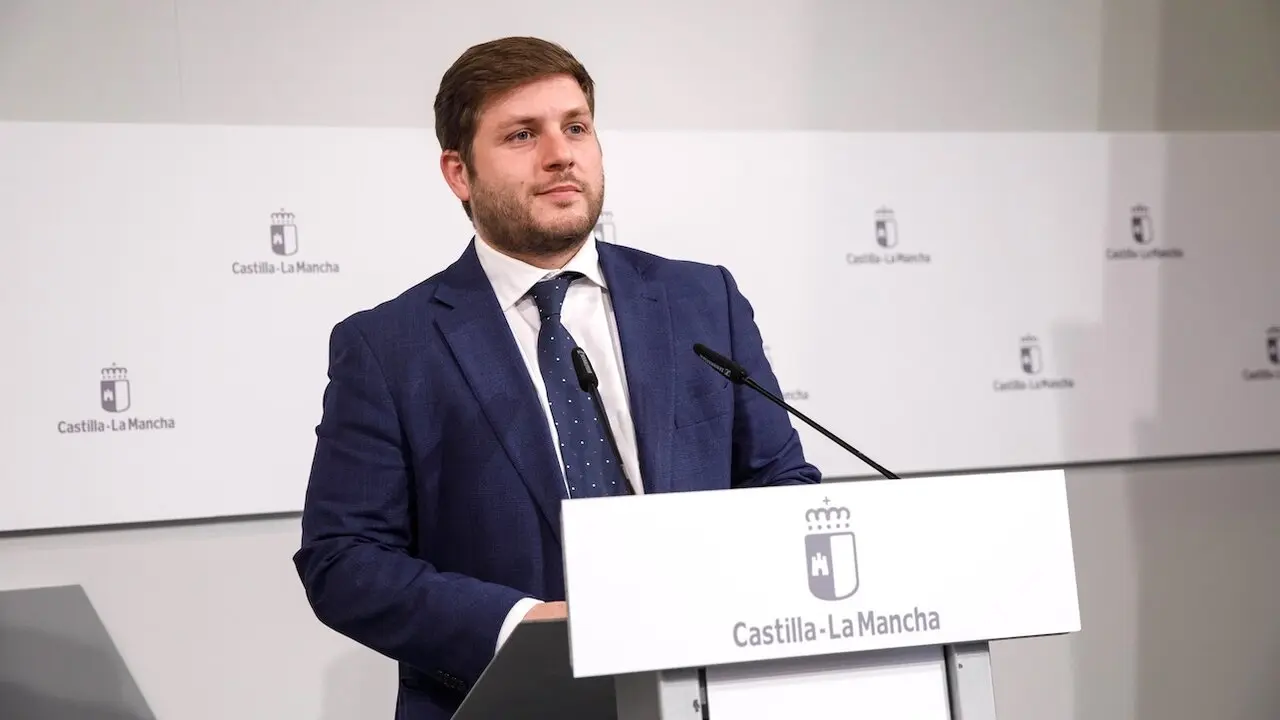 El consejero de Fomento de Castilla-La Mancha, Nacho Hernando, ha informado en rueda de prensa de los asuntos de su departamento abordados en el Consejo de Gobierno