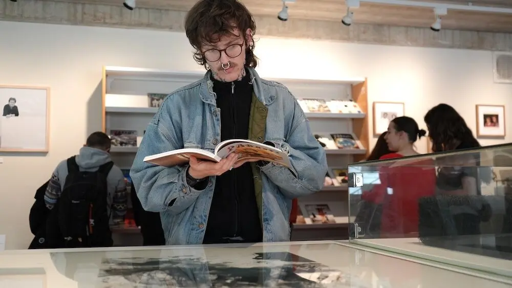 La UCLM homenajea a la galerista Helga de Alvear con una exposición en Cuenca