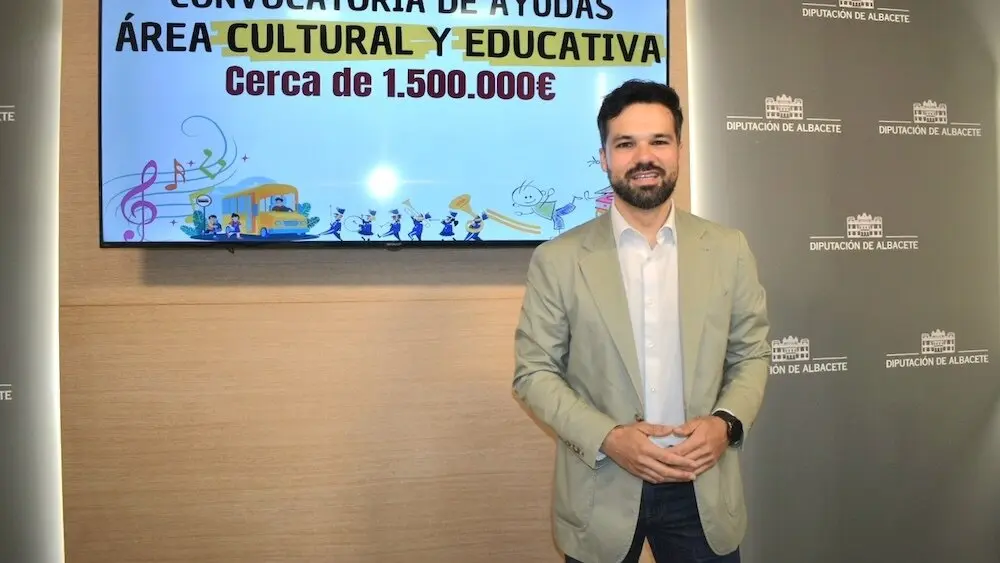 El diputado de Cultura, Miguel Zamora, da a conocer las convocatorias de ayudas del área cultural y educativa