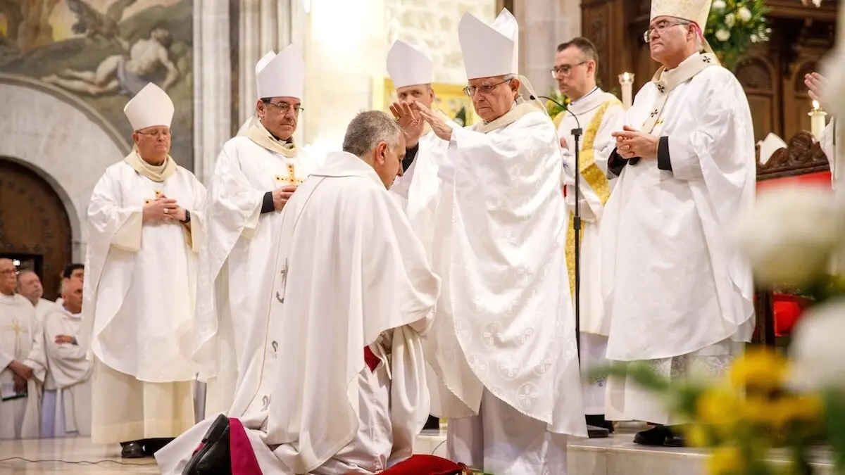 Ángel Román, ordenado nuevo obispo de la Diócesis de Albacete, en una Catedral llena