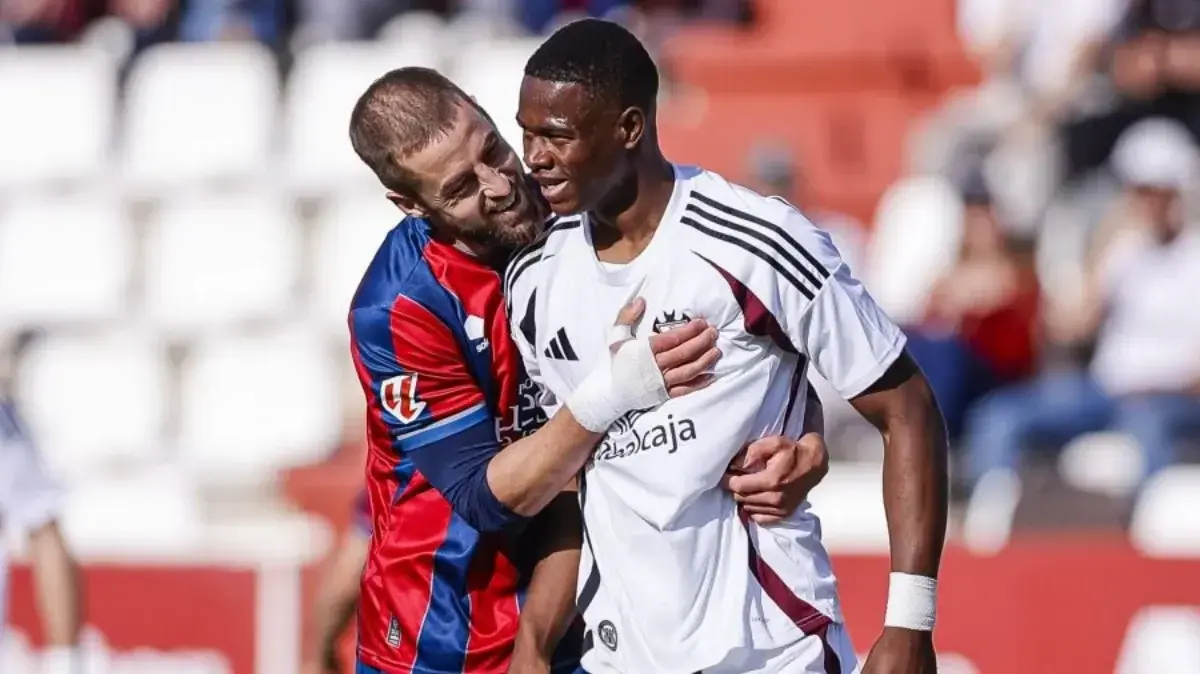 Dos goles de Kofane en el añadido dan la victoria al Albacete ante el Huesca (3-2)