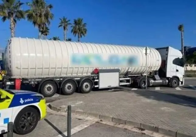 Evitan una tragedia pillando a un hombre drogado al volante de un camión con gas