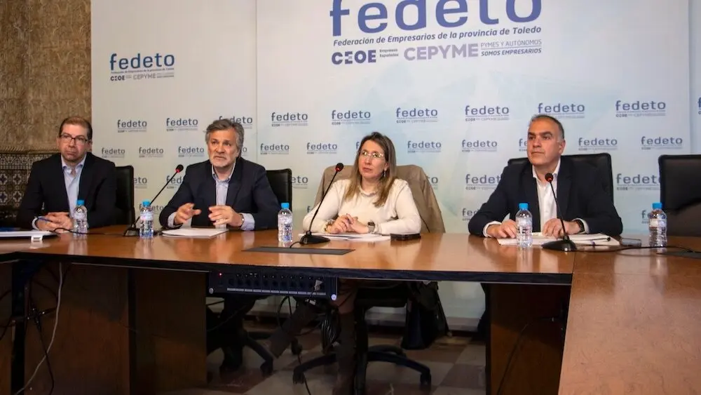 Empresas del sector de ascensores abordan con la Junta la adaptación a la nueva instrucción técnica