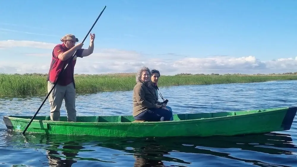 La consejera de Desarrollo Sostenible de Castilla-La Mancha, Mercedes Gómez, durante la visita al Parque Nacional de Las Tablas de Daimiel