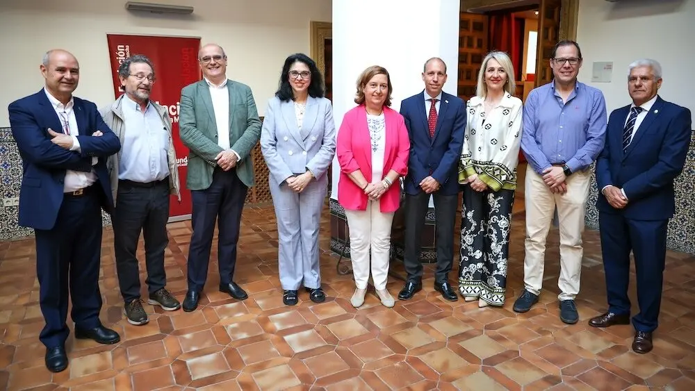 La presidenta de la Diputación de Toledo, Concepción Cedillo (c), ha inaugurado la I Jornada de Mayores organizada por la institución provincial en la capital regional