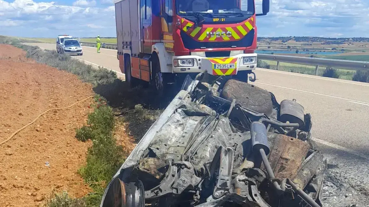Hallada calcinada una persona en el incendio de un coche en Olivares de Júcar (Cuenca)