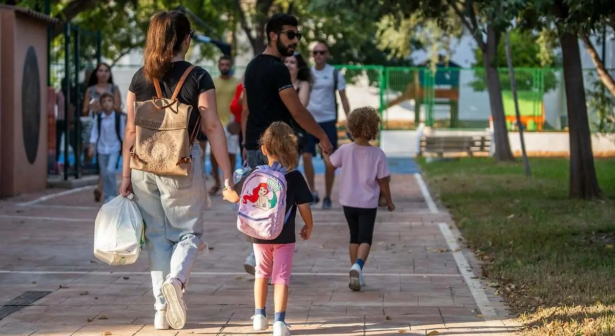 padres, paternidad, maternidad, colegio, curso escolar, educación infantil, infancia, familias, madre, padre, hijos,