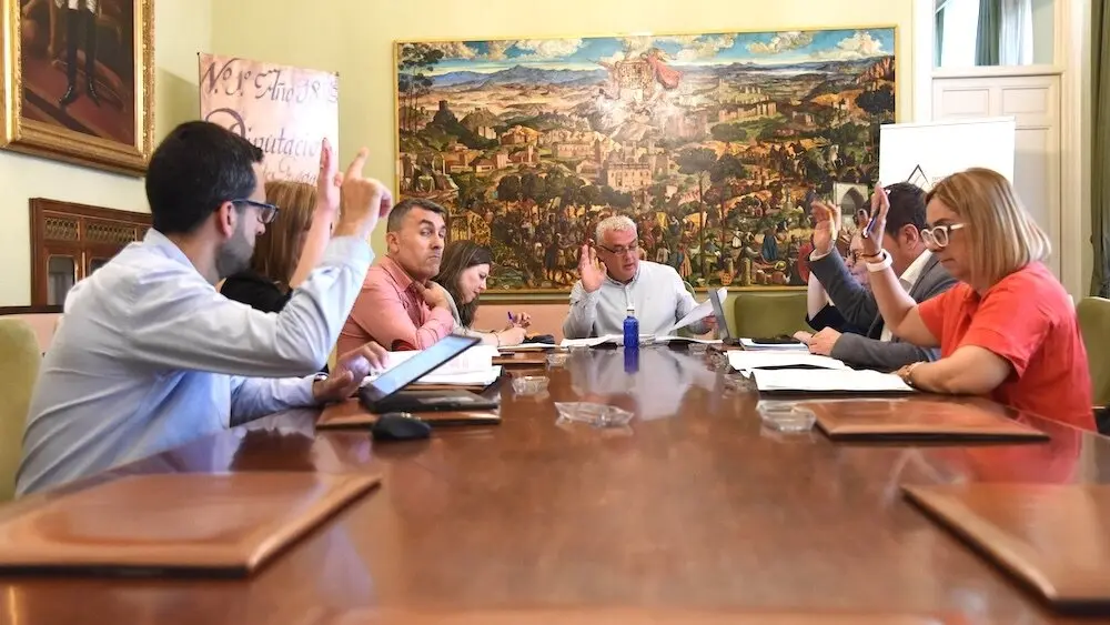 En la imagen un instante de la reunión de la Junta de Gobierno de la Diputación de Guadalajara