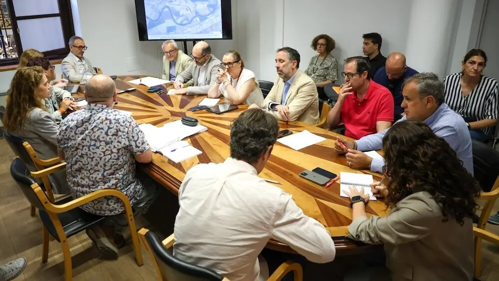 En la imagen un instante de la reunión de la Comisión de Urbanismo del Ayuntamiento de Toledo