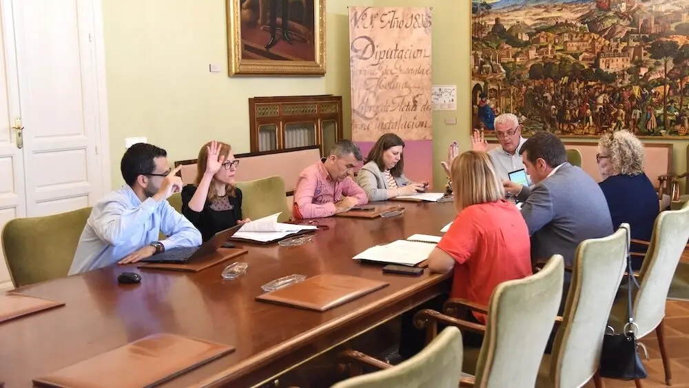 En la imagen un instante de la reunión de la Junta de Gobierno de la Diputación de Guadalajara