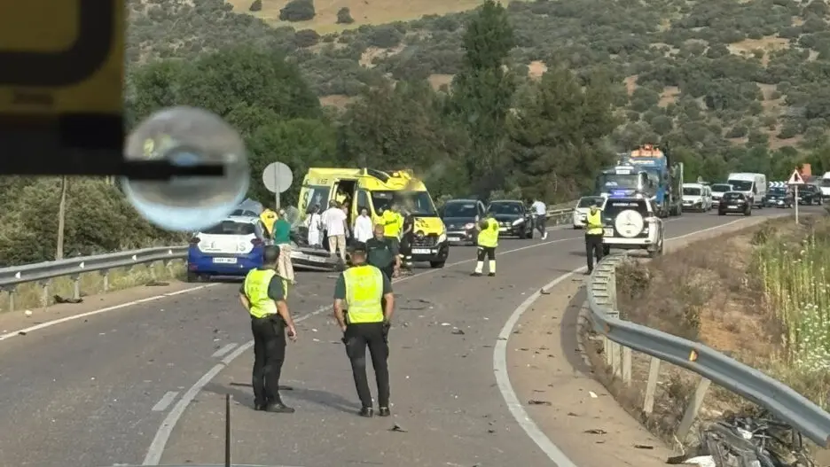 Muere el conductor de un turismo tras colisionar con un camión en Menasalbas (Toledo)