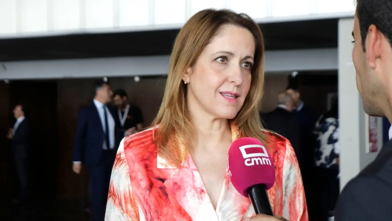 El vicesecretaria general del PSOE en Castilla-La Mancha y eurodiputada, Cristina Maestre, atendiendo a los medios este sábado en Albacete