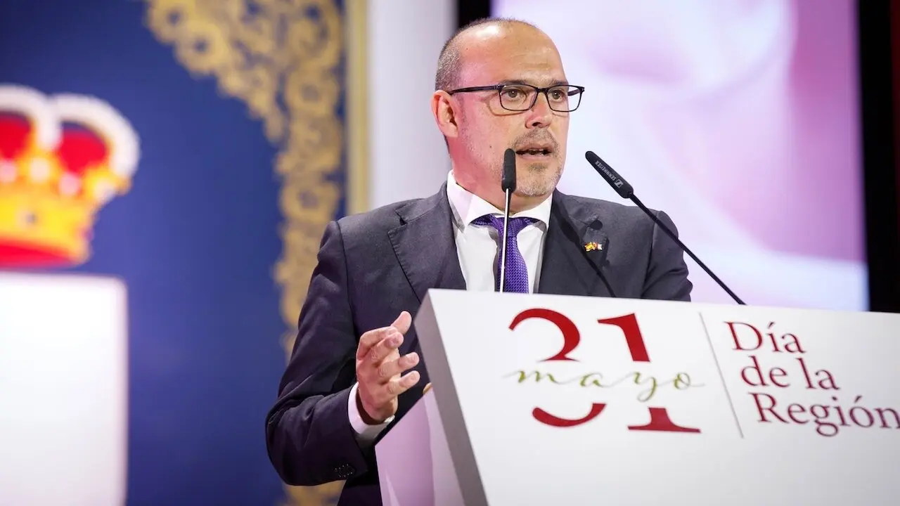 El presidente de las Cortes de Castilla-La Mancha, Pablo Bellido, interviene en el acto institucional del Día de la Región celebrado en Albacete