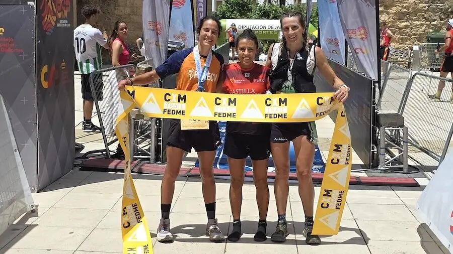 La castellanomanchega Gemma Arenas (c) y el andaluz ‘Canales’ ganan el Nacional