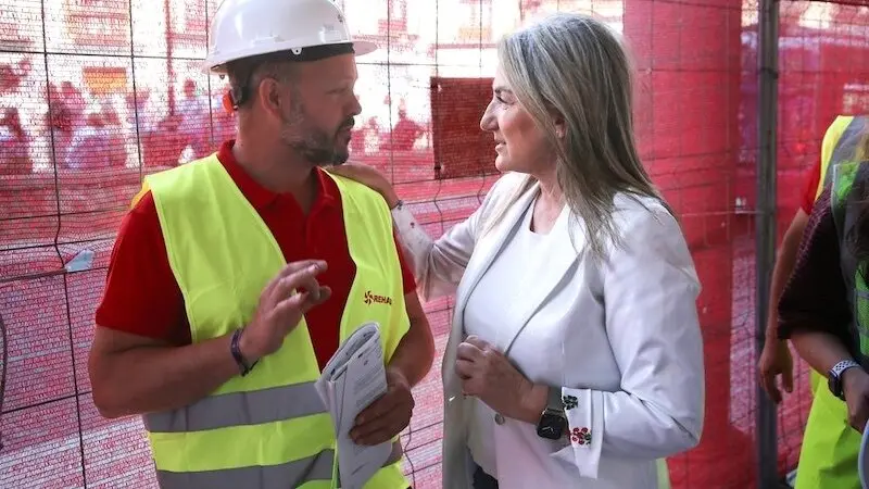 La delegada del Gobierno en Castilla-La Mancha, Milagros Tolón, este miércoles en su visita a las obras de las sede de la Delegación