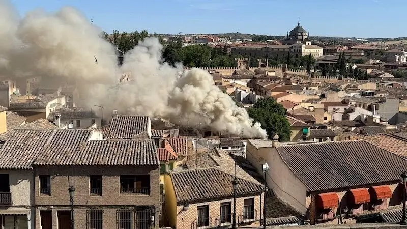 Incendiada y derrumbada una casa okupada en Toledo en la que hubo una pelea - EP