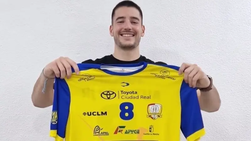 El portero ciudadrealeño Óscar Ruiz, nueva baja confirmada del Balonmano Caserío