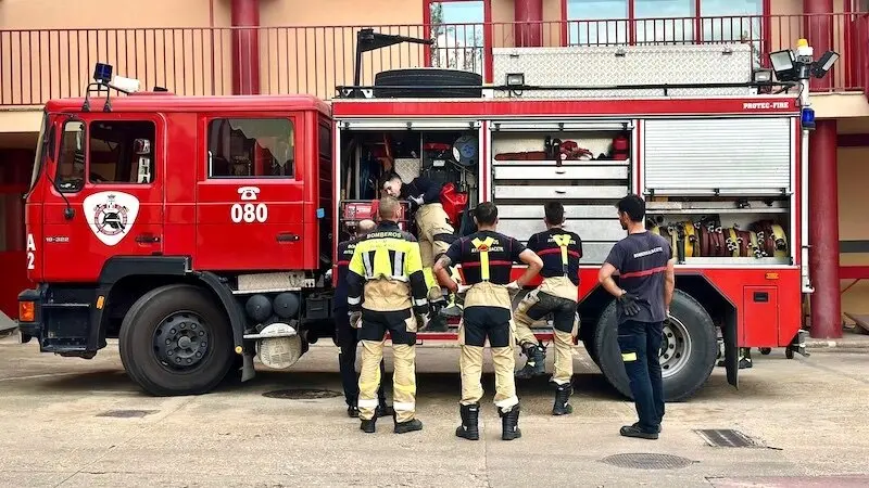 En la imagen de archivo una dotación de bomberos de Albacete, incendio, fuego, sepei,