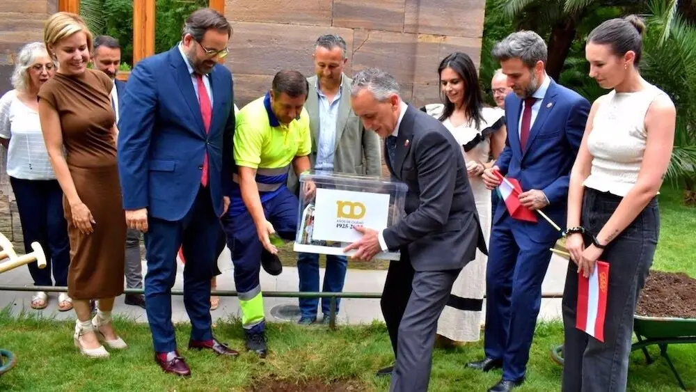 Partidos, instituciones y empresas celebran centenario de Puertollano como ciudad conjurándose por su futuro industrial
