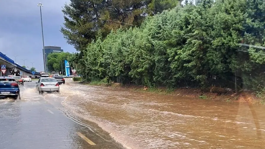 Más de 30 incidencias atendidas en una hora en Guadalajara por la fuerte tormenta